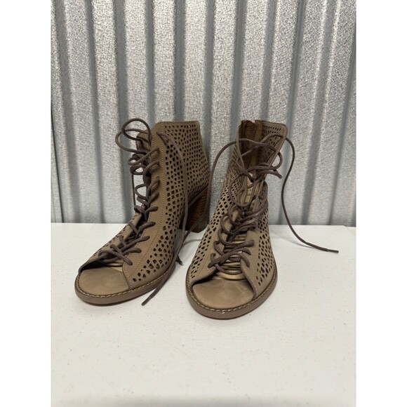 Vince Camuto Tie Up Heels Women's 9 - Picture 3 of 8